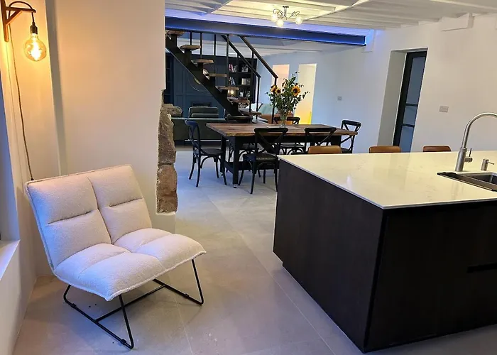 Ballyvourney * Macroom